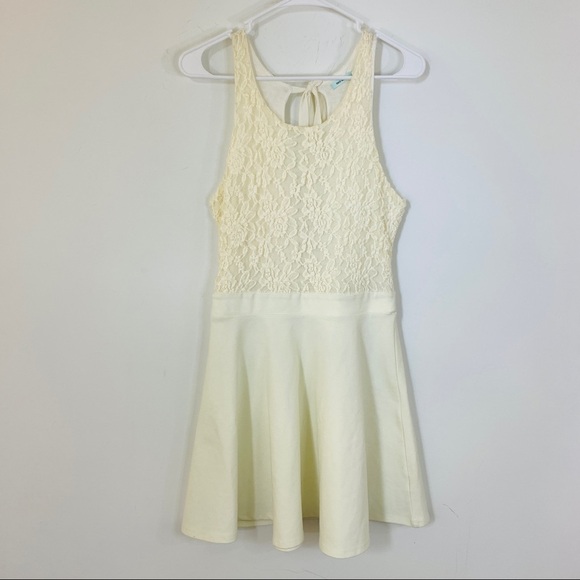 Urban Outfitters Kimchi Blue Cream Lace Skater Dress Fit Flare Backless Medium - Picture 3 of 14